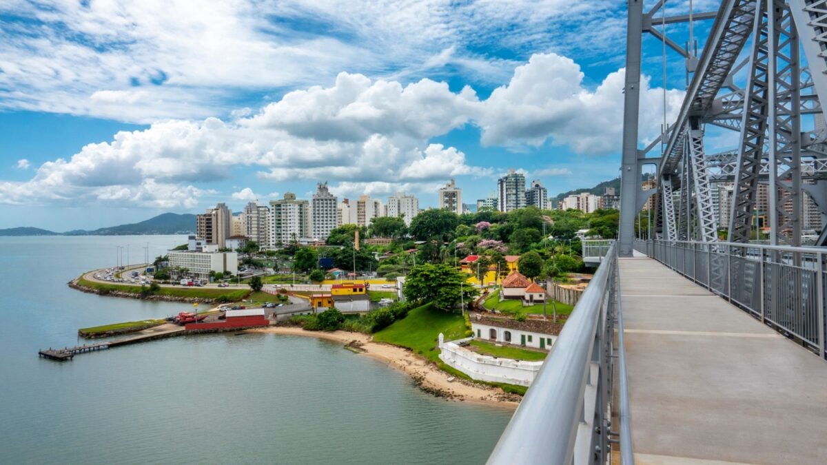 coroa de porcelana ou coroa metalocerâmica, qual a melhor