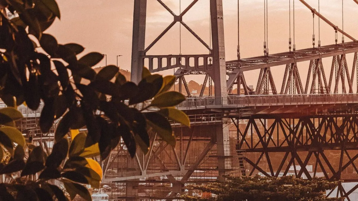 quem pode fazer implante dentário