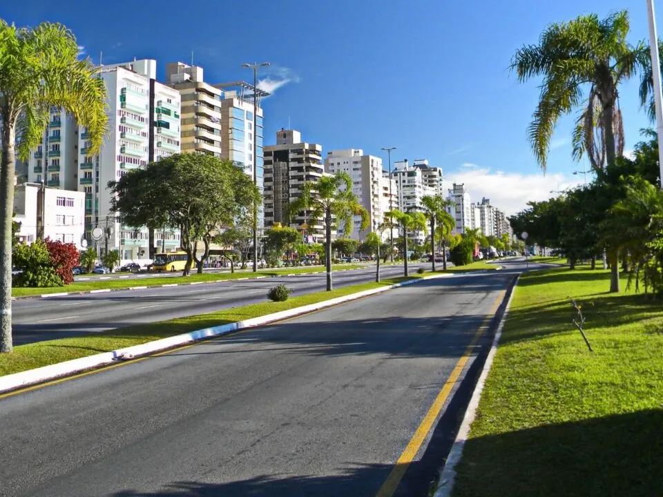 coroa dental de porcelana